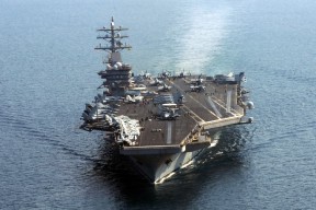 开云中国大陆-公牛压哨战胜勇士，季后赛首轮中德罗赞砍下47分，公牛赞助的比赛