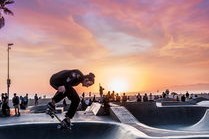 开云官方网站-极限滑板运动普及情况，极限滑板场地