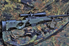 开云体育APP下载-王嘉男跳远破全国纪录，跳远运动员王佳楠